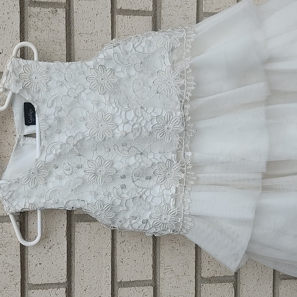 WHITE DRESS - Picture 7 of 13
